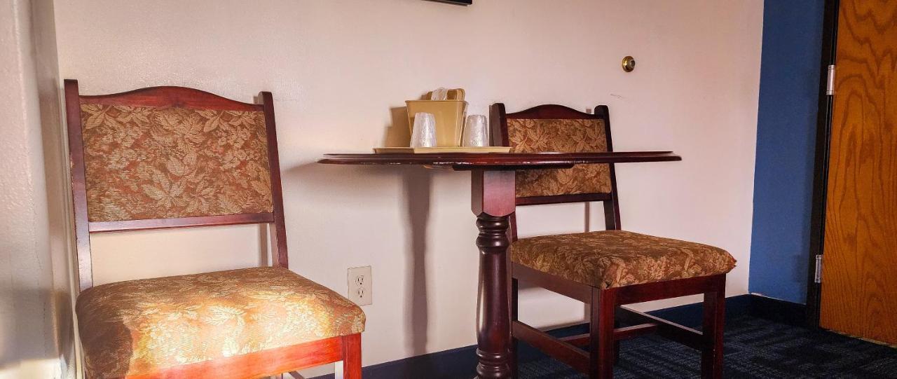 Helena Inn - Airport Kültér fotó